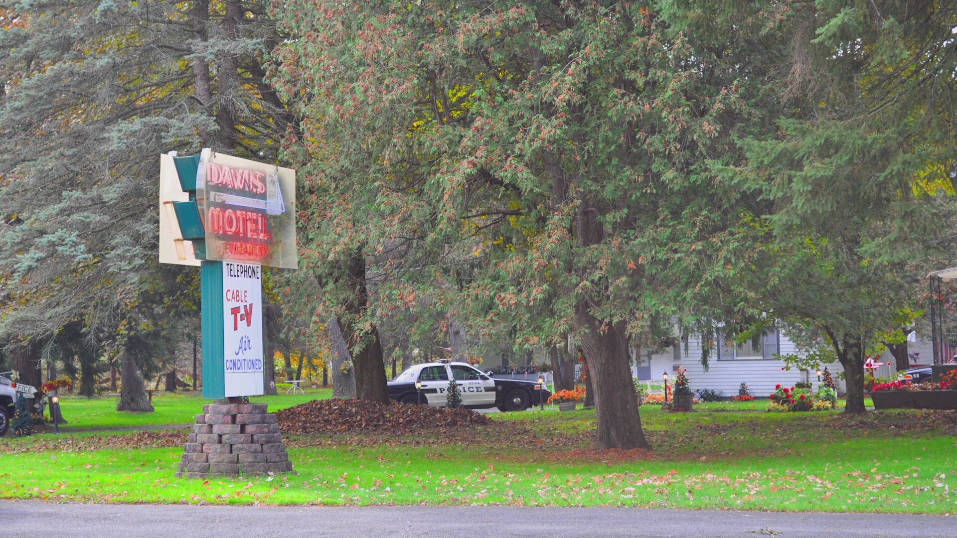 Murder at the Motel S2E8 Davis Motel