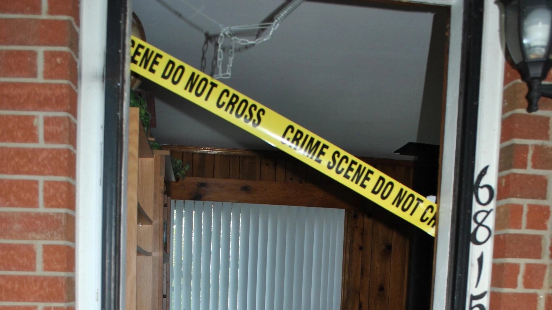 Murder by Numbers S1E5 Grave Secrets