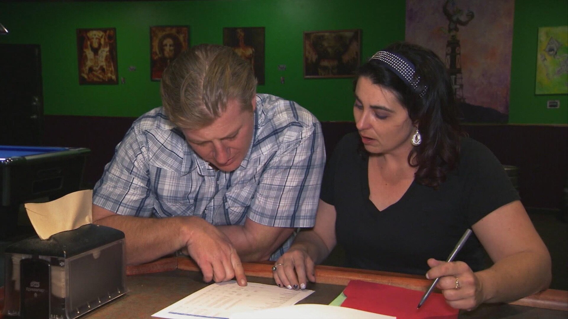 Mystery Diners S7E7 Heavy Metal Mess