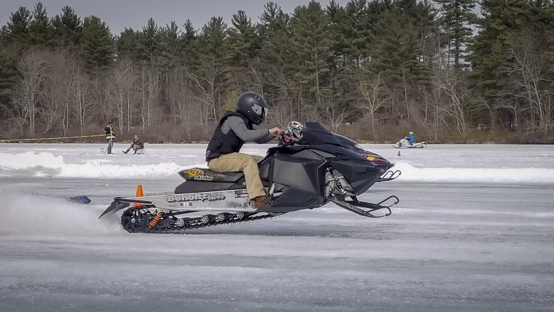 North Woods Law S16E4 Snow Patrol