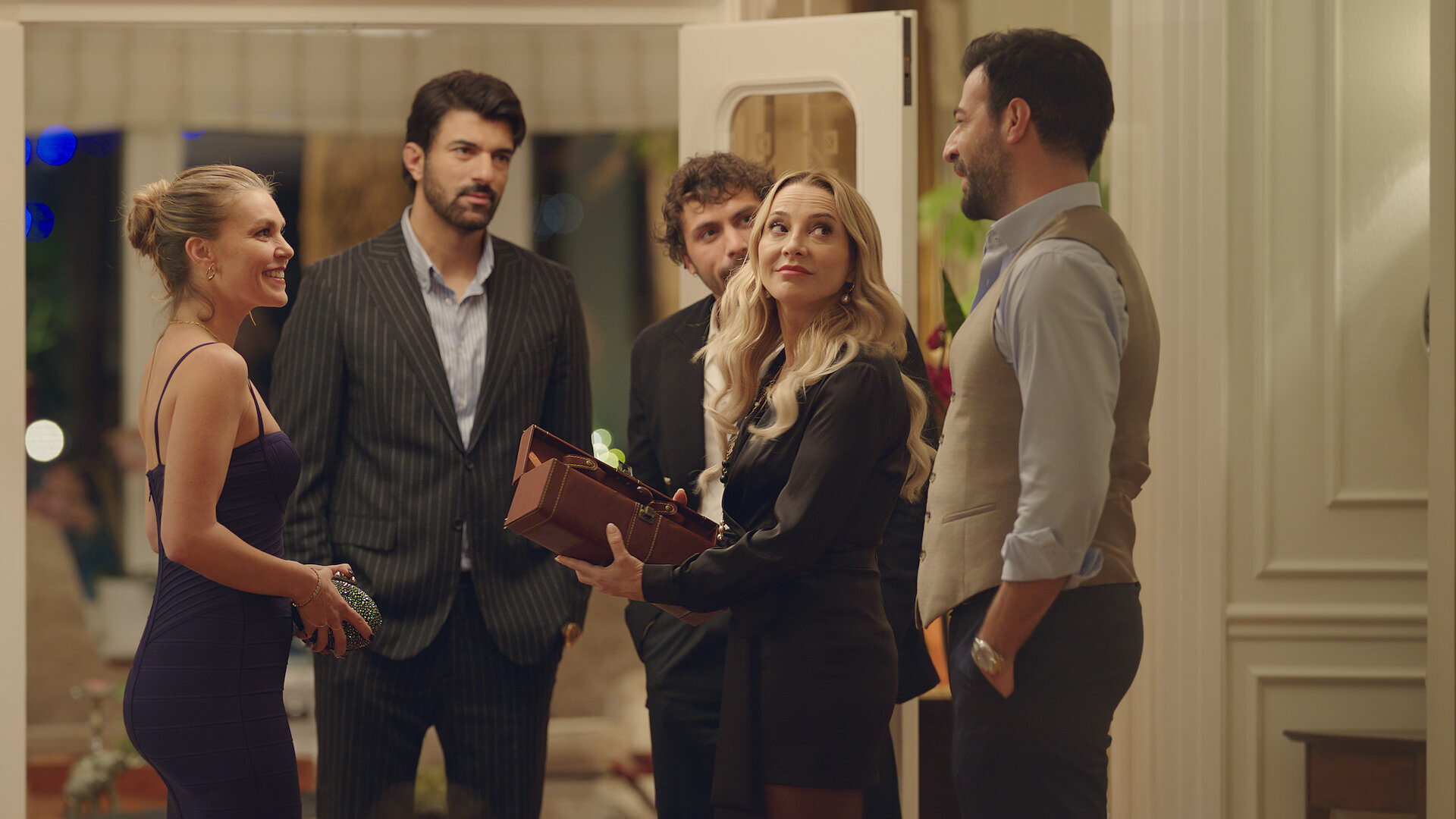 Old Money S1E2 2. Bölüm