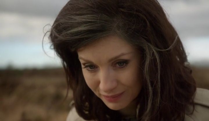 Outlander S2E13 Dragonfly in Amber