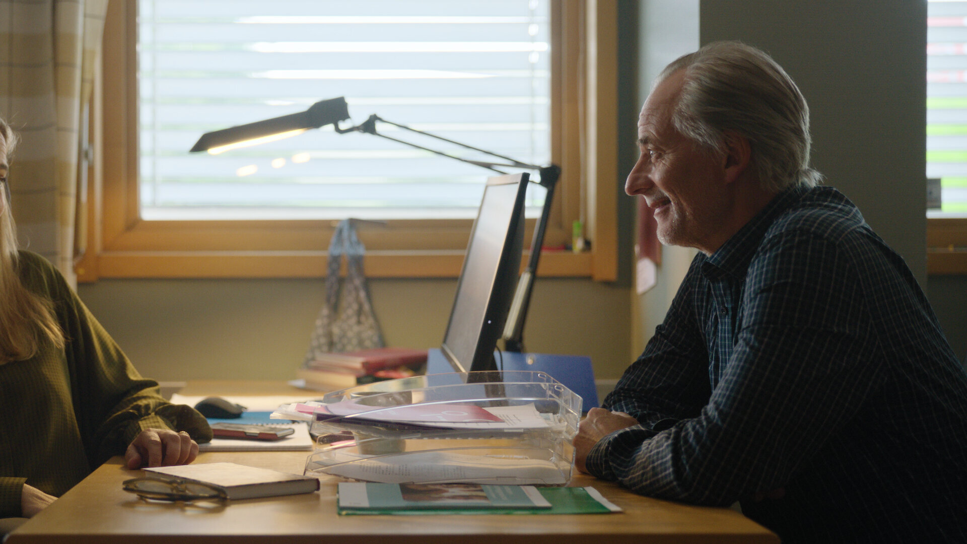 Pørni S4E2 Lukket valnøtt