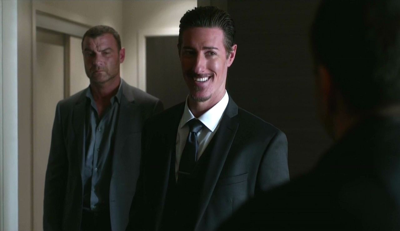 Ray Donovan S4E7 Norman Saves the World