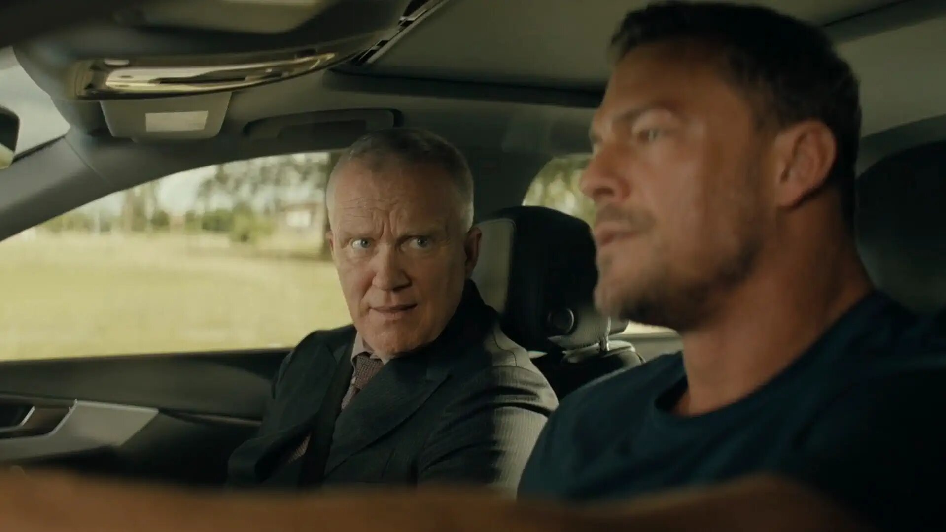 Reacher S3E6 Smoke on the Water
