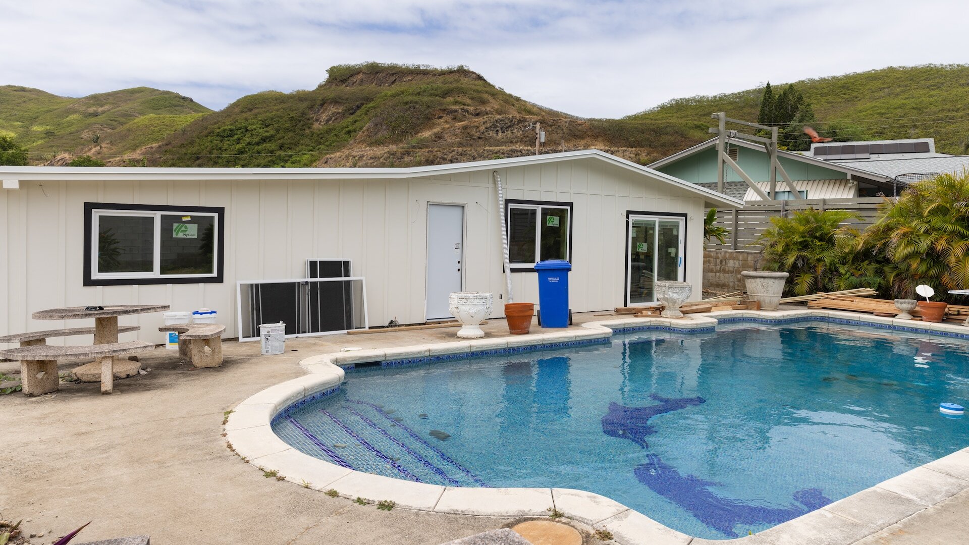 Renovation Aloha S2E2 '80s Pool House Nightmare