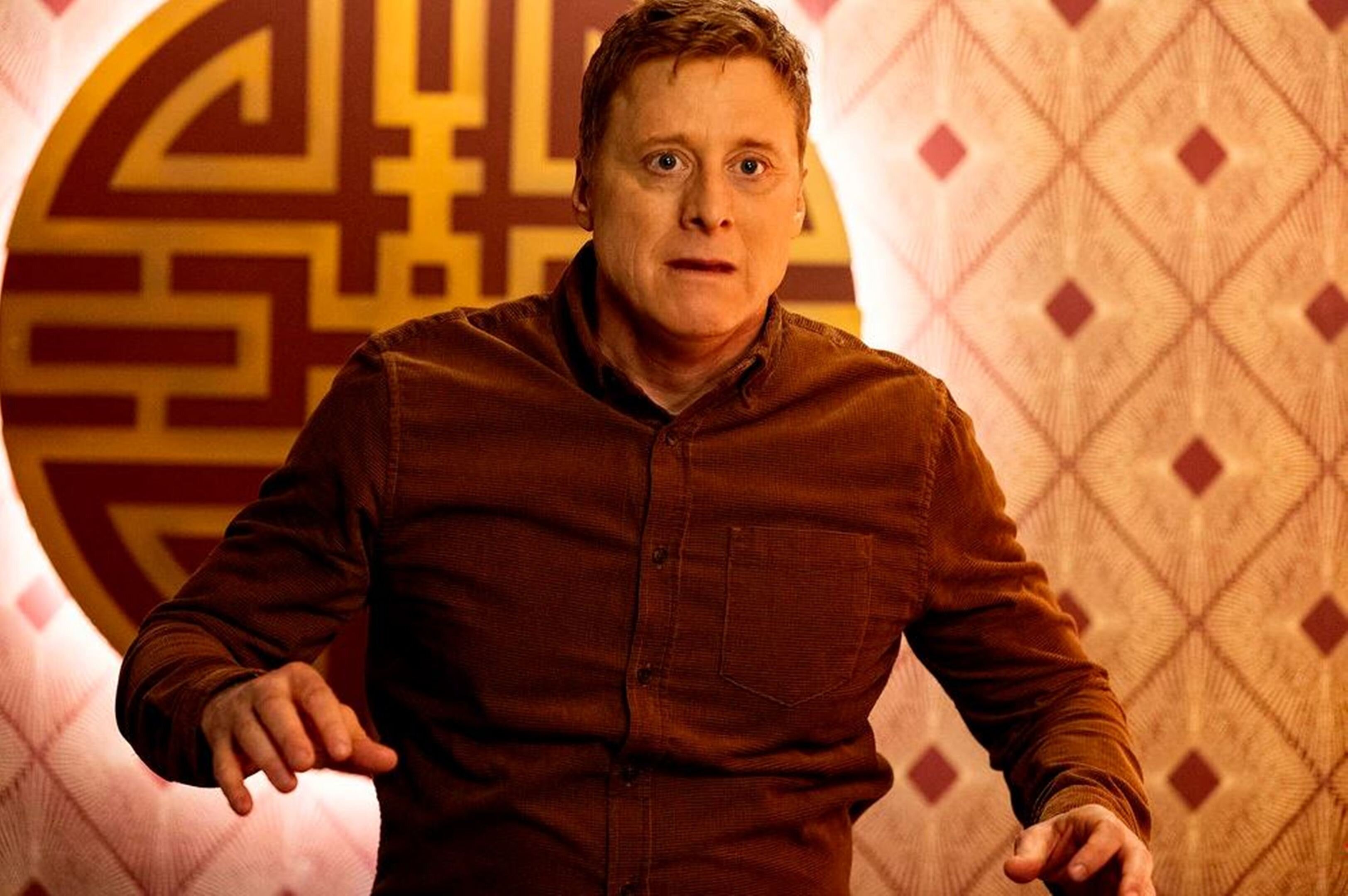 Resident Alien S4E2 The Lonely Man