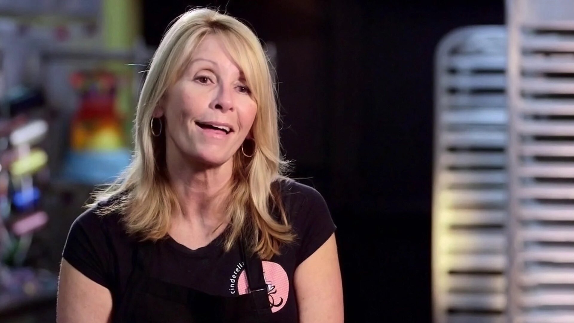 Ridiculous Cakes S1E3 Star-Studded Cast Gets Caked