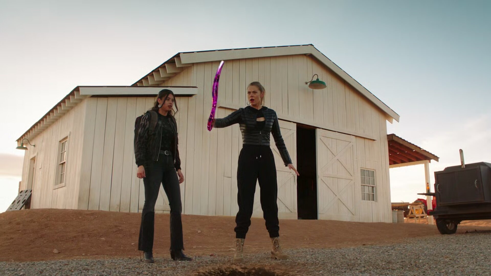 Roswell, New Mexico S3E11 2 Became 1