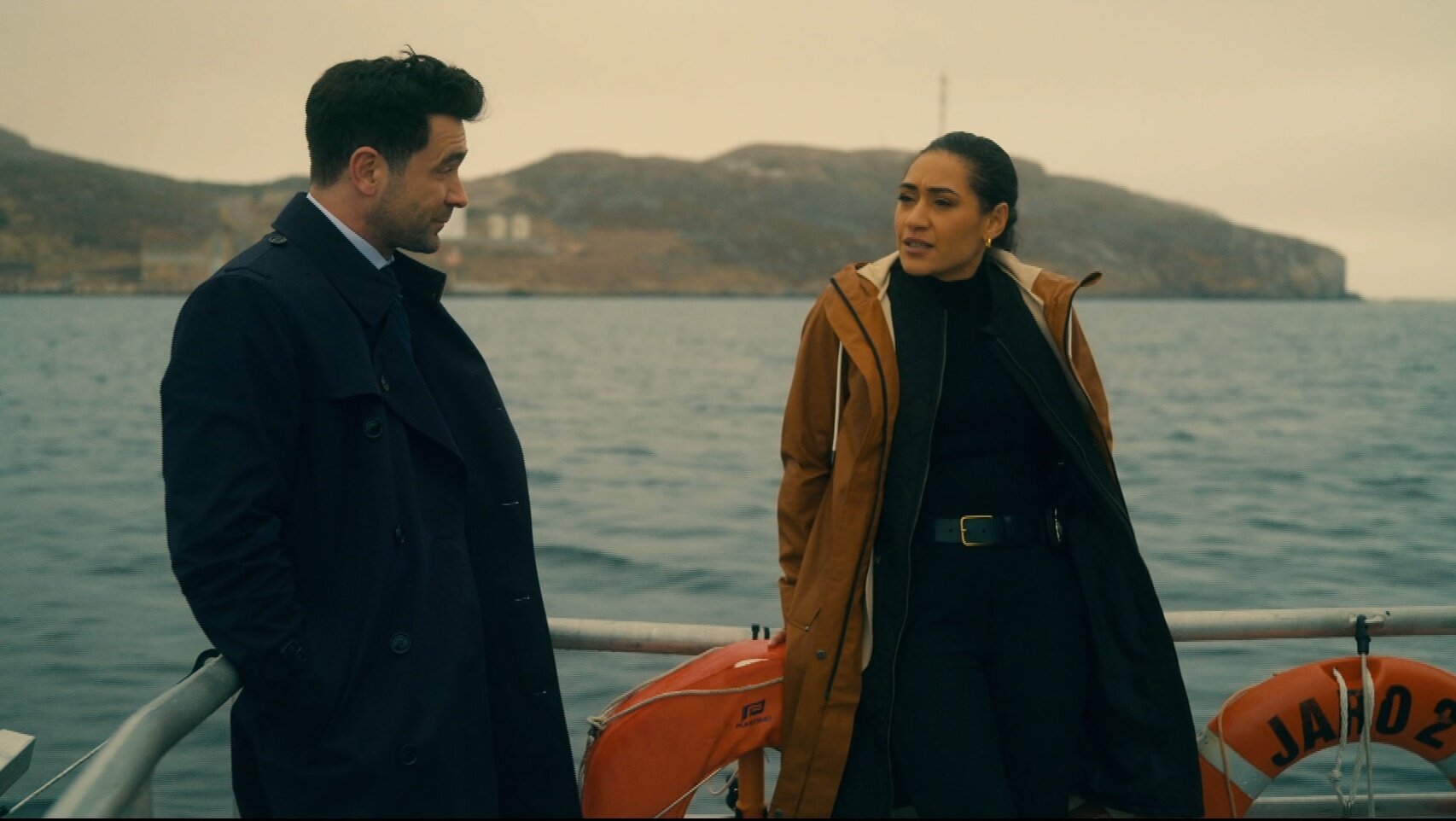 Saint-Pierre S1E1 Queen Bee