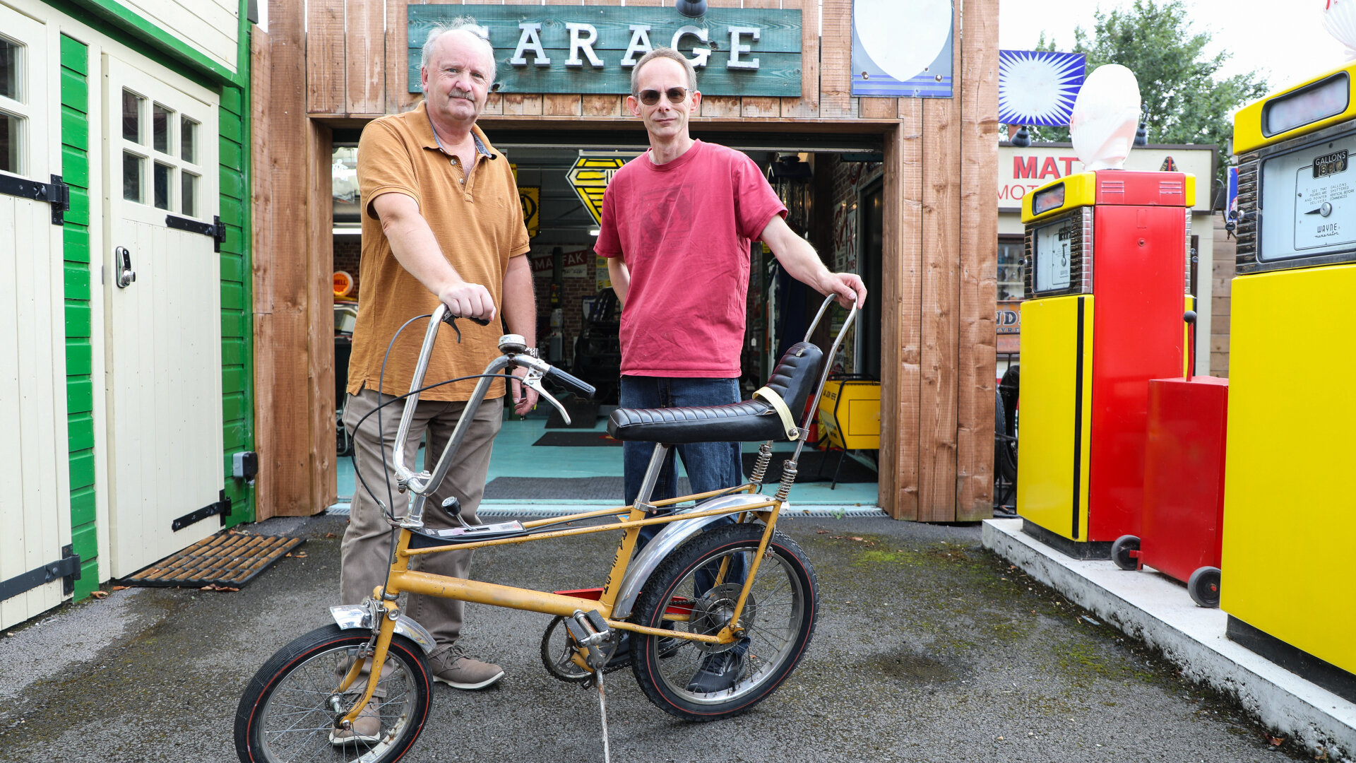 Secret Life of the Auction House S1E1 Everest, Chopper, Harry Potter