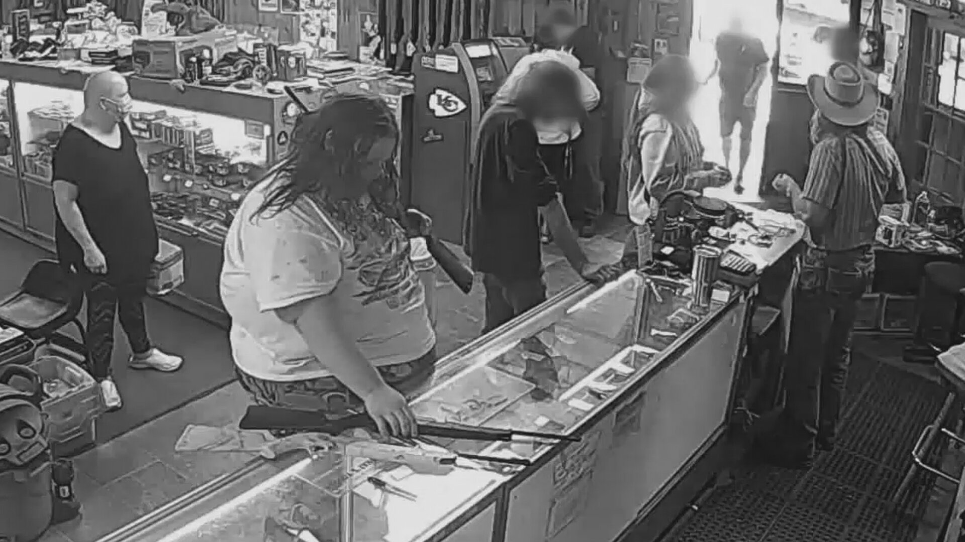 See No Evil S14E10 The Kansas Pawnshop