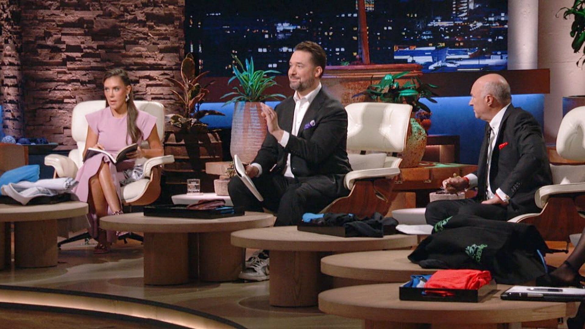 Shark Tank S17E4 Alchemize Fightwear, The Sprouting Company, Orka Bar, RetrievAir