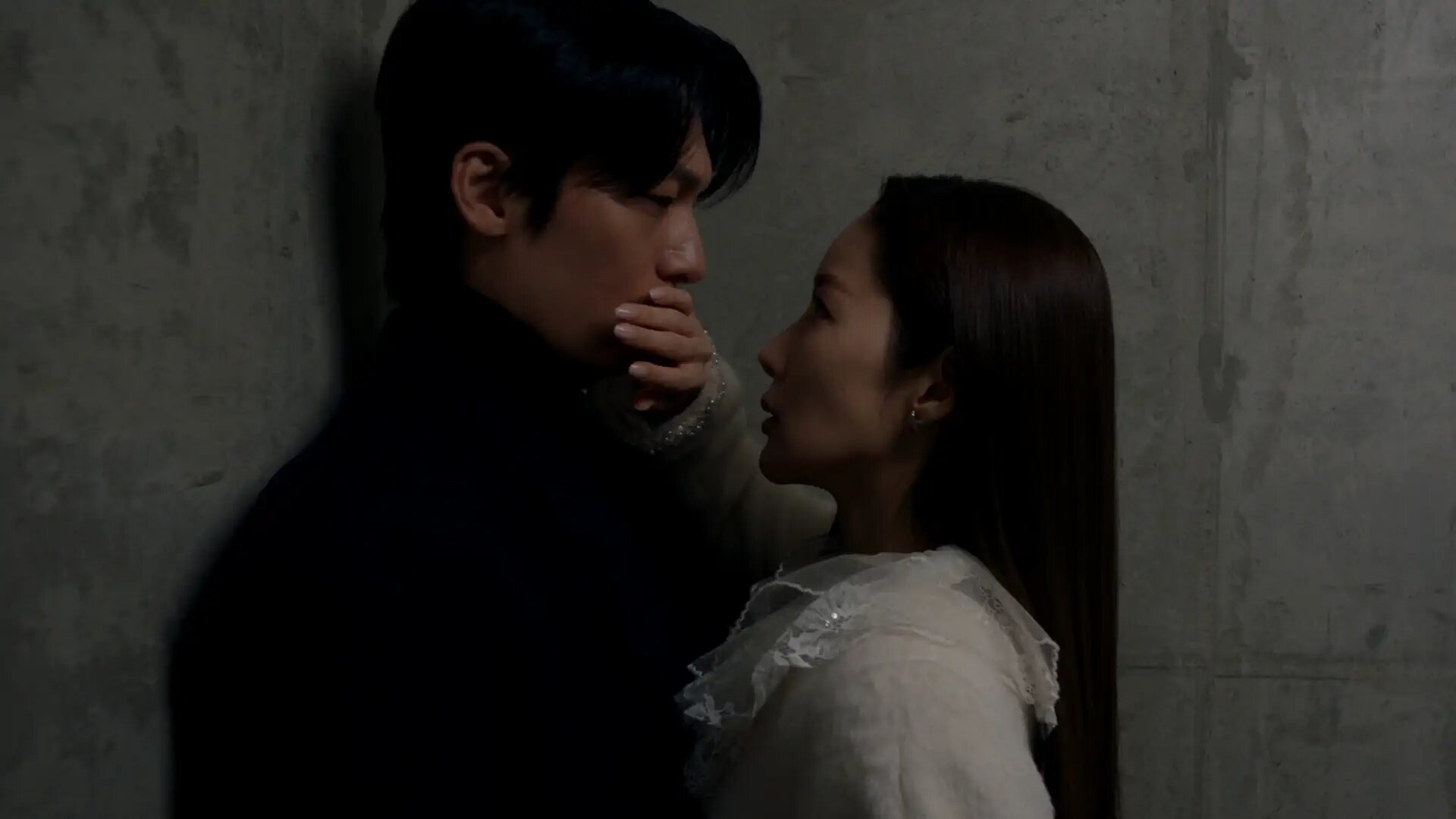 Siren's Kiss S1E9 Episode 9