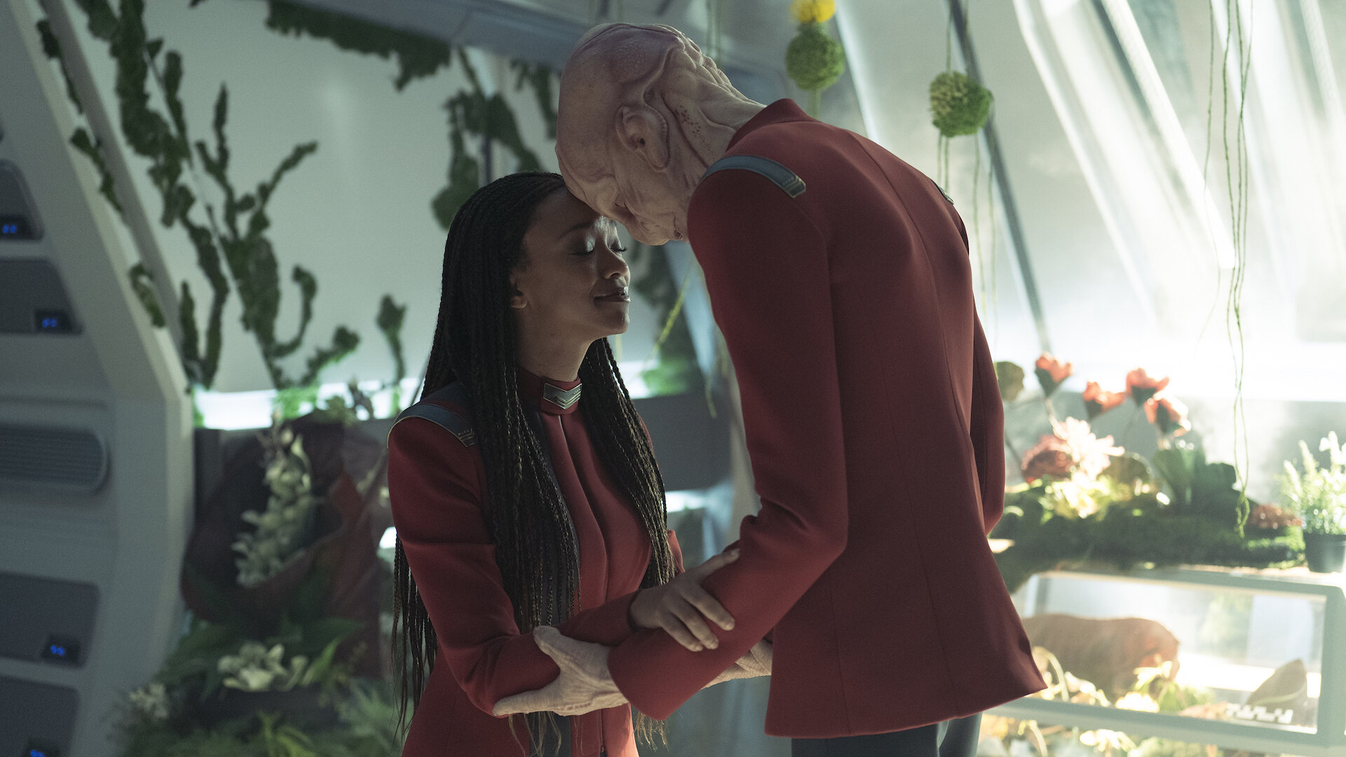 Star Trek: Discovery S5E2 Under the Twin Moons