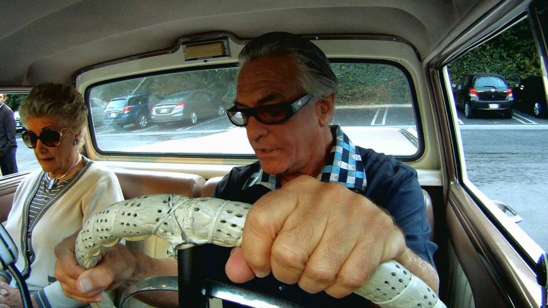 Storage Wars S2E16 Driving Miss Barry