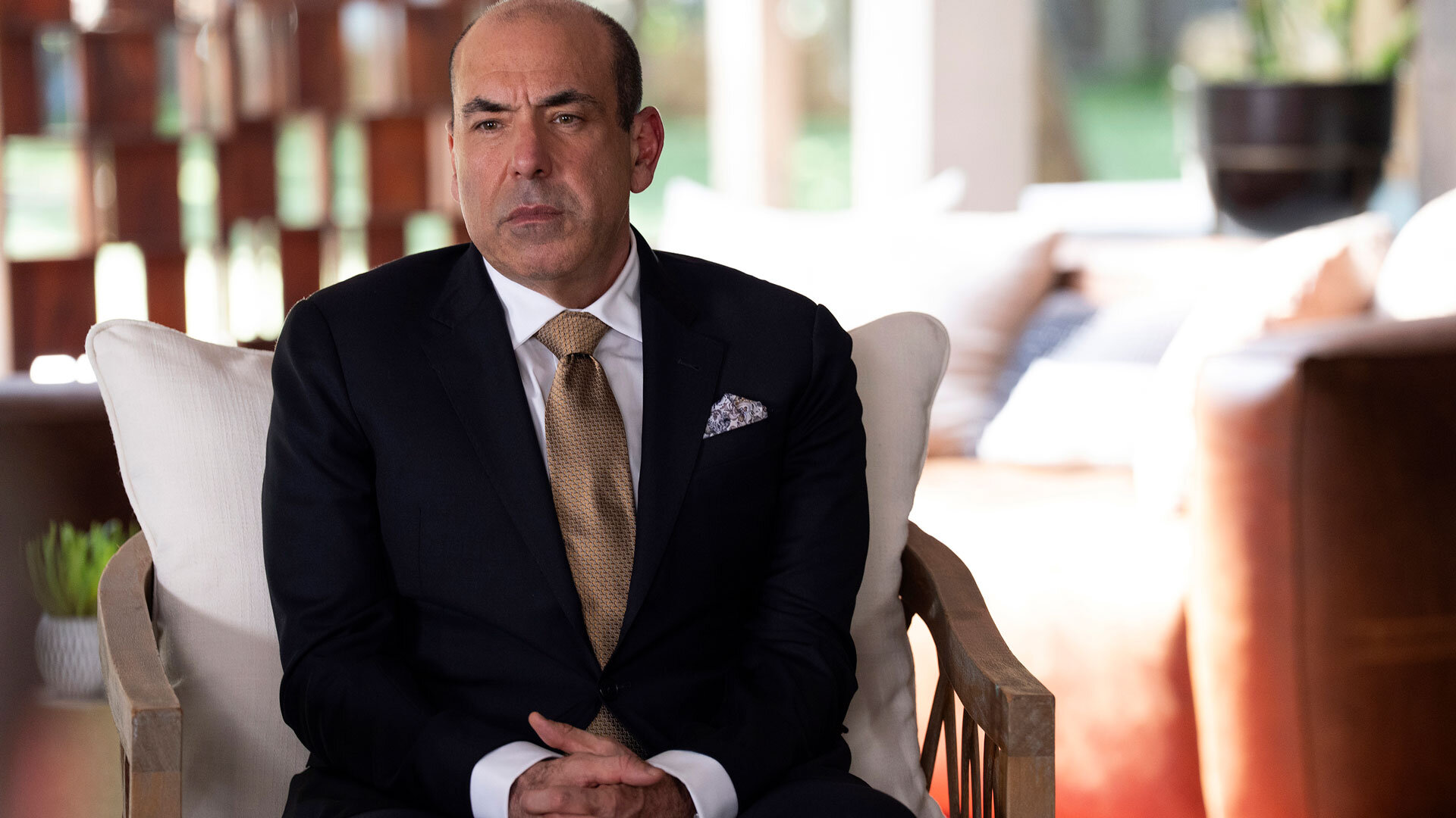 Suits LA S1E12 Angry Sylvester