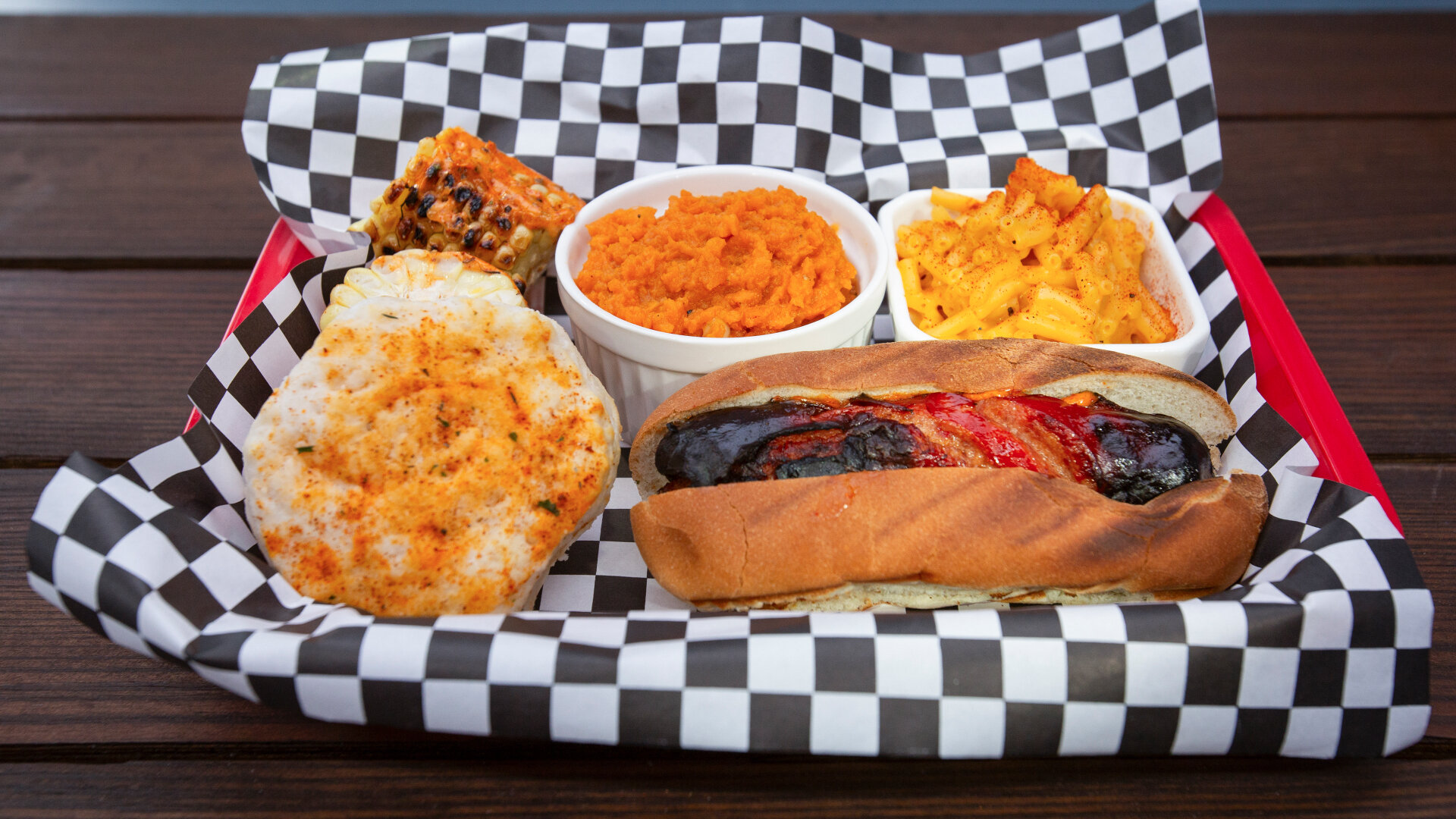 Supermarket Stakeout S7E3 All-American Parking Lot