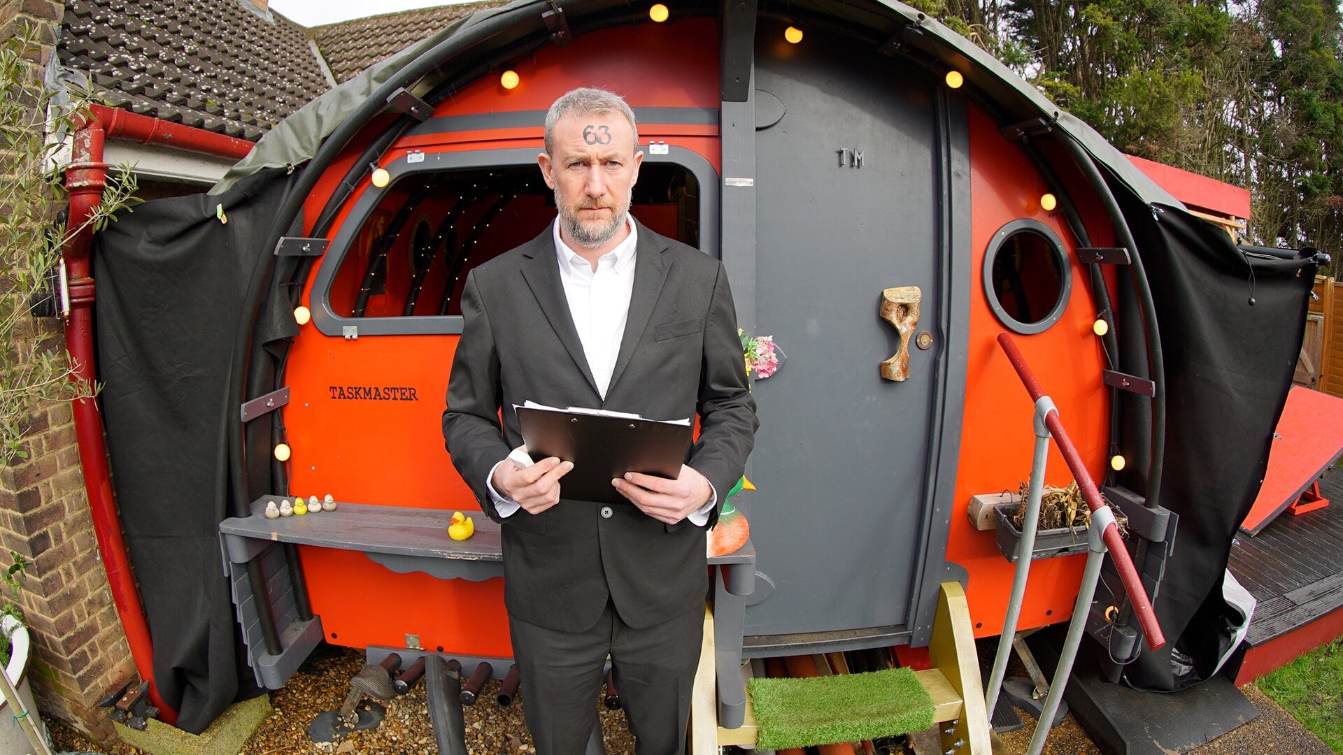 Taskmaster S20E7 Drier Than You Think, Chalk