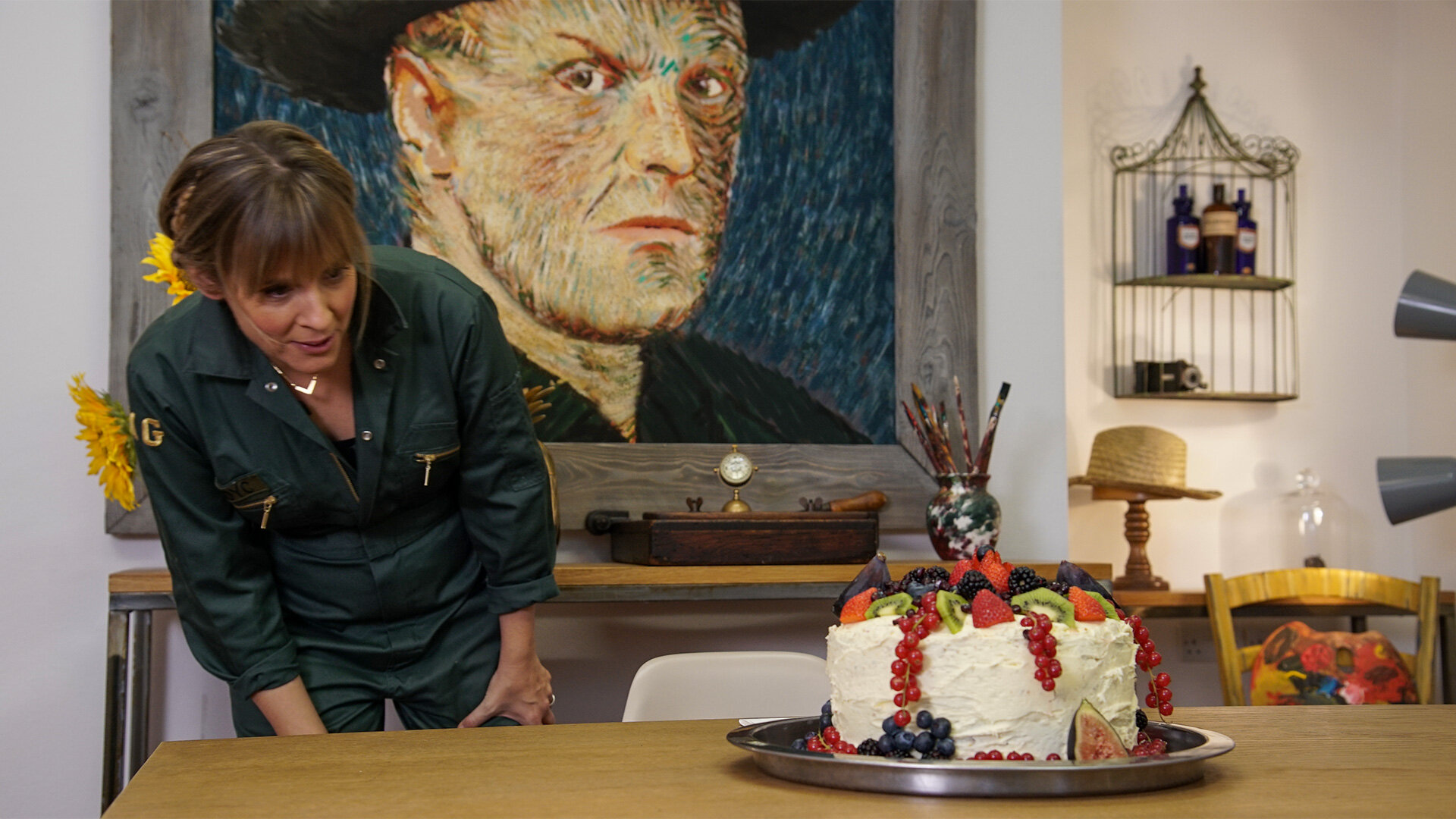 Taskmaster S4E1 A Fat Bald White Man