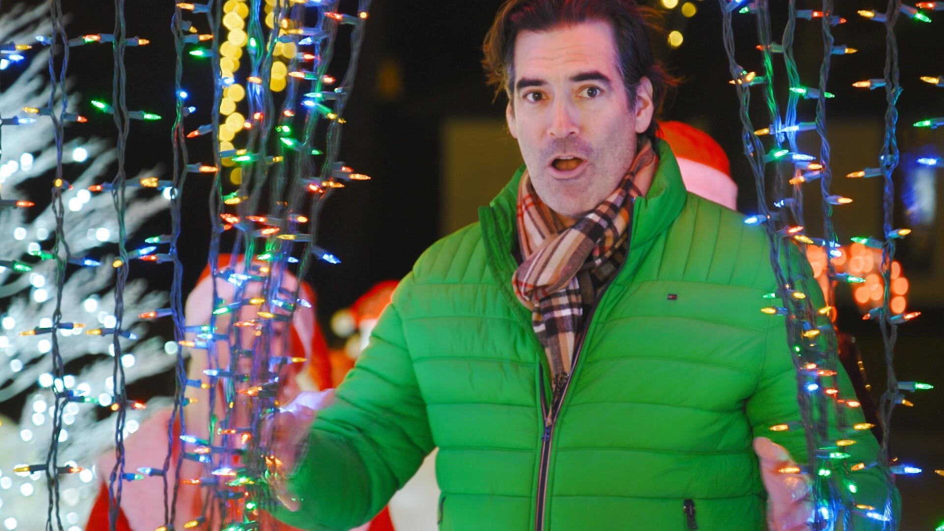 The Great Christmas Light Fight S12E1 Episode 1