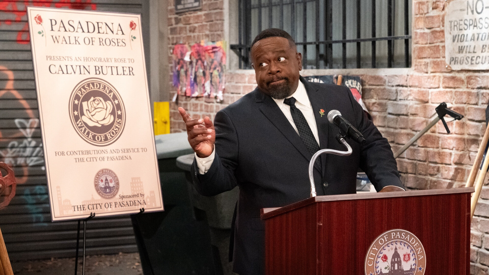 The Neighborhood S8E6 Welcome to the Walk of Roses