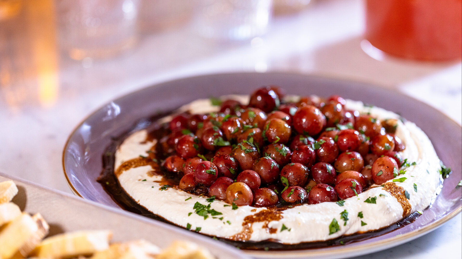 The Pioneer Woman S38E9 4 Bites and a Cocktail