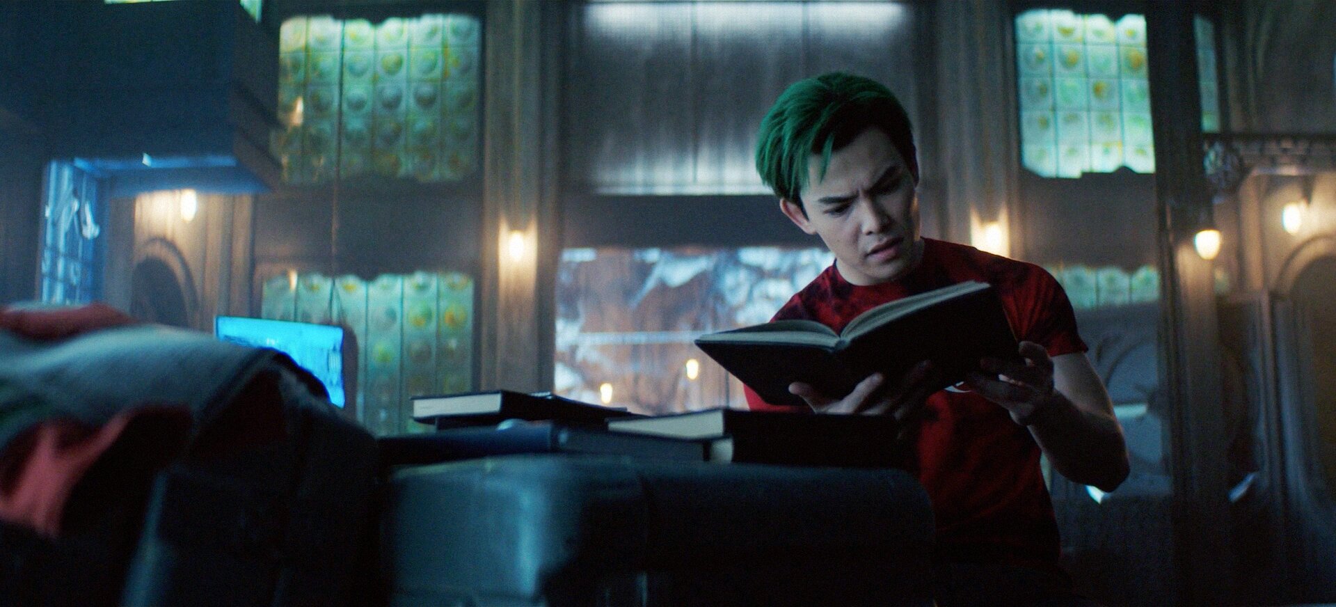 Titans S3E10 Troubled Water