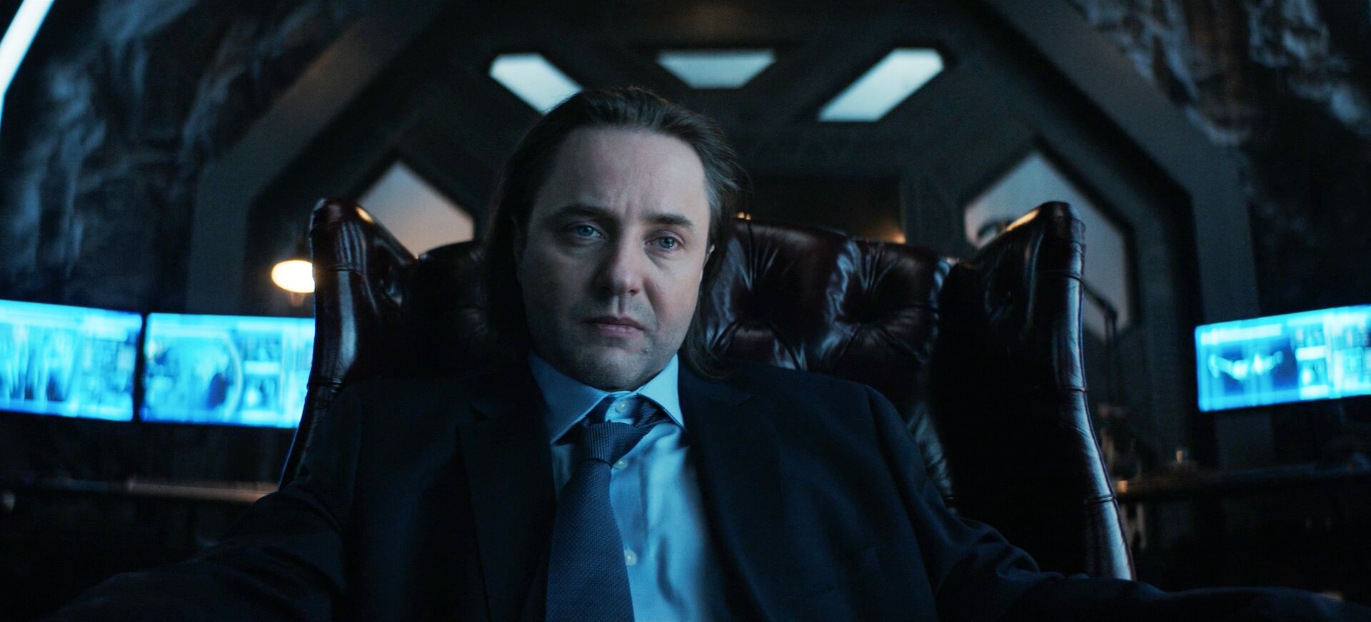 Titans S3E11 The Call Is Coming from Inside the House