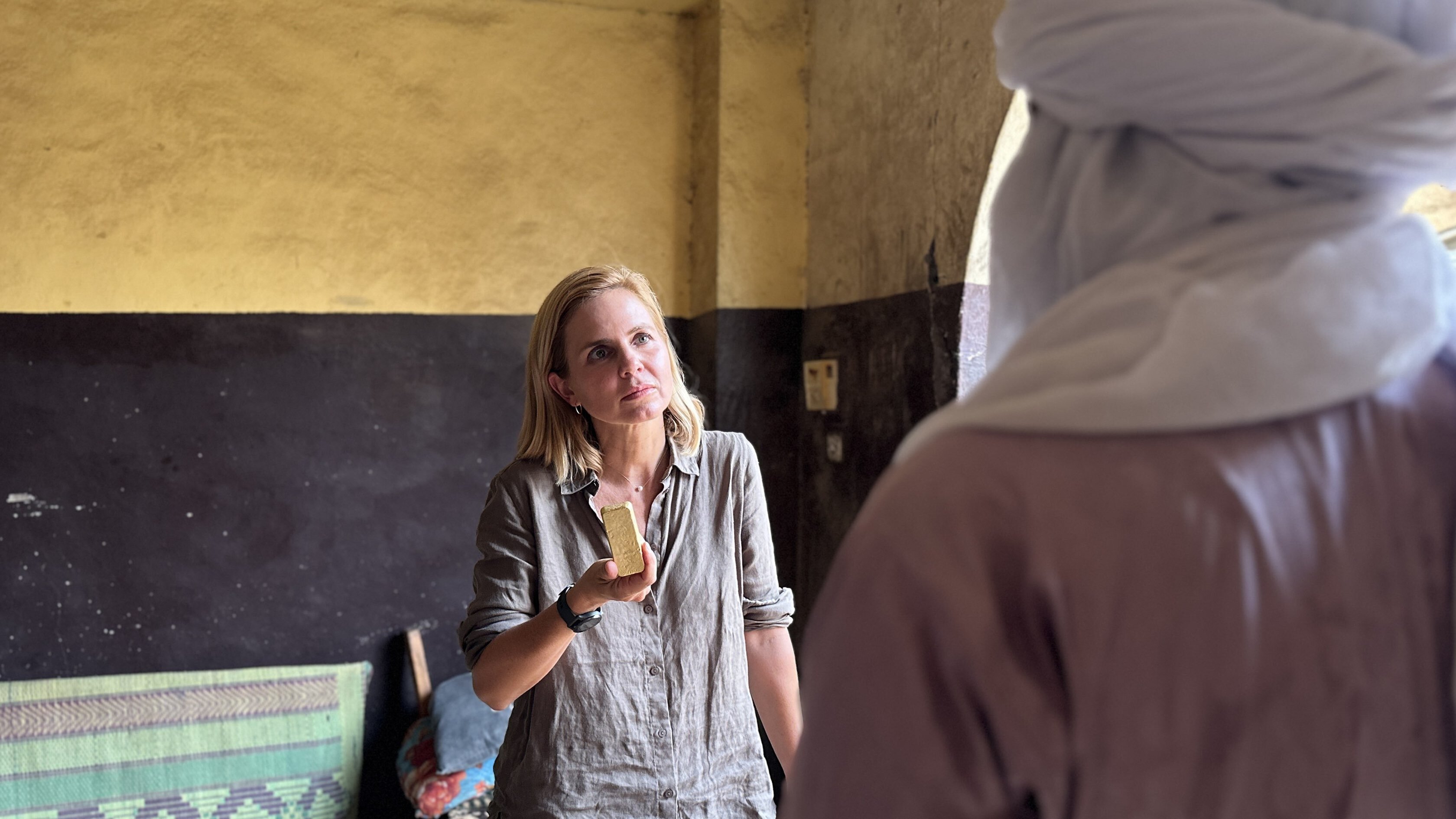 Trafficked with Mariana Van Zeller S4E10 Caught in an African Coup