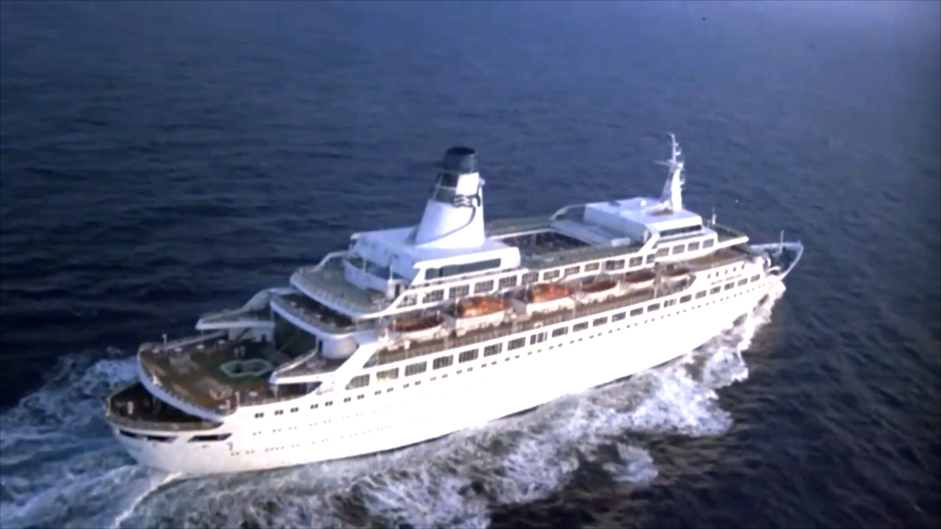 TV We Love S1E3 The Love Boat