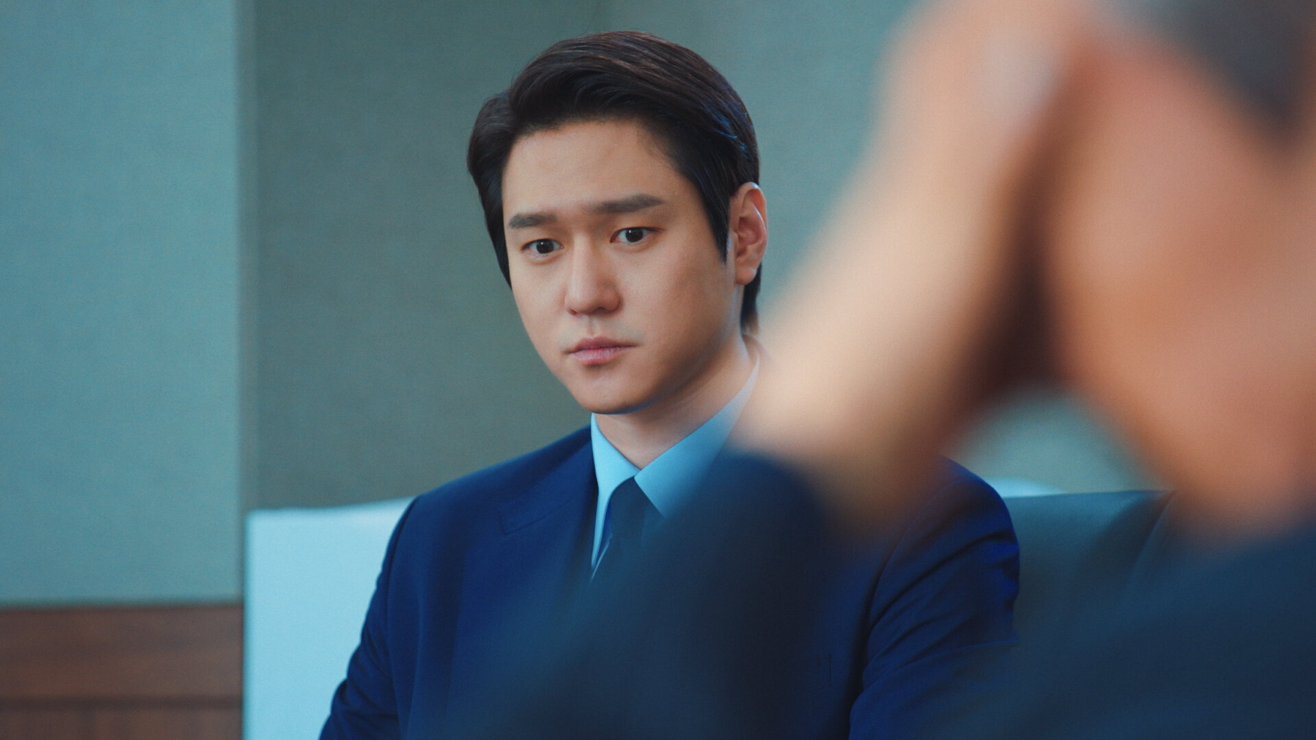 Undercover Miss Hong S1E9 Two Letters