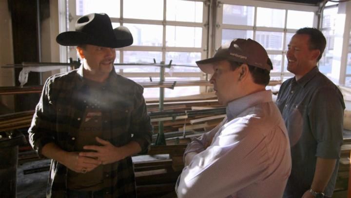 Wahlburgers S8E3 Getting Rich in Vegas