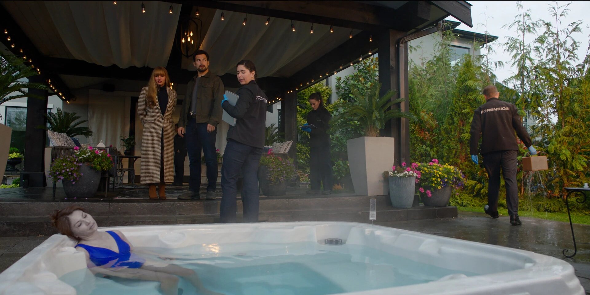 Wild Cards S3E5 Hot Tub Death Machine