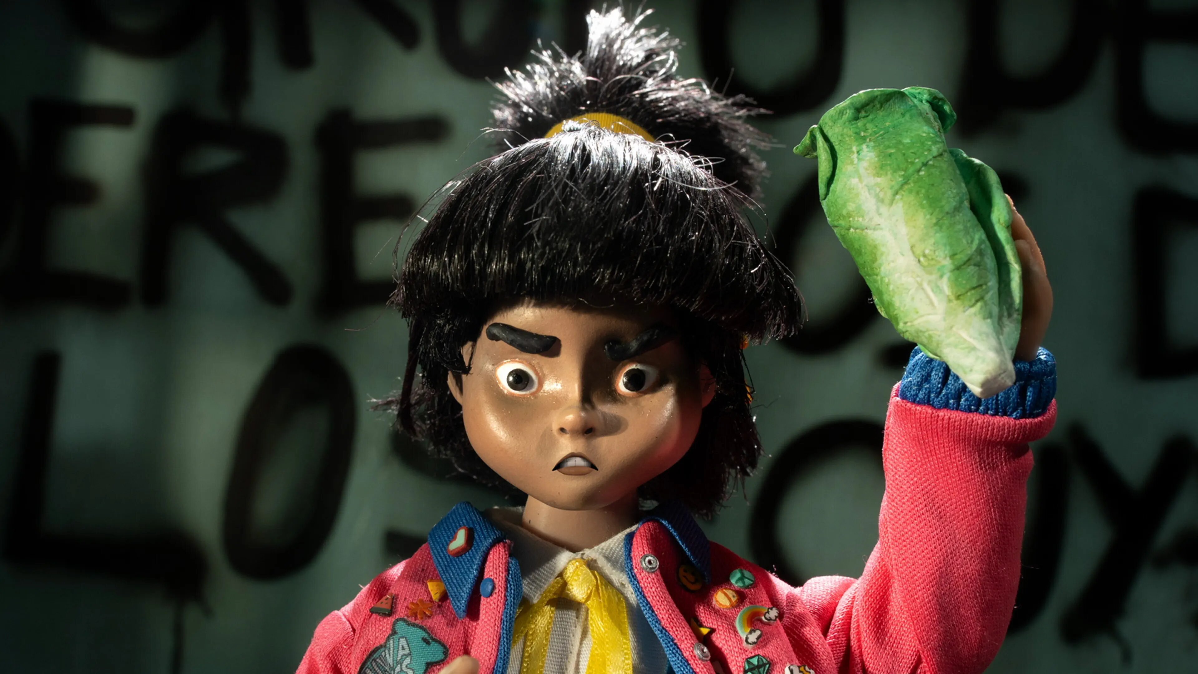 Women Wearing Shoulder Pads S1E3 Corazón Retorcido